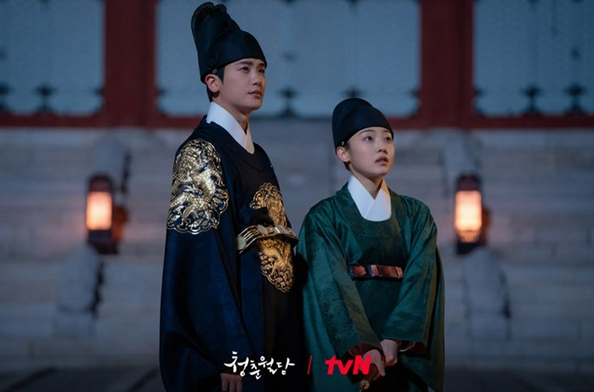 Park Hyung Sik and Jeon So Nee in Our Blooming Youth