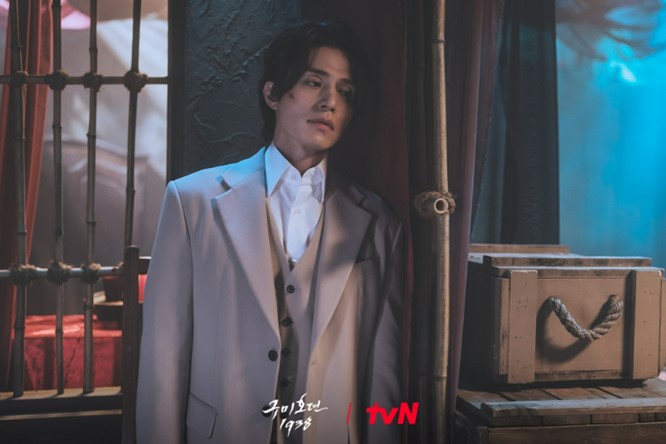 Lee Dong Wook in Tale of the Nine-Tailed 1938 photo still looking sad