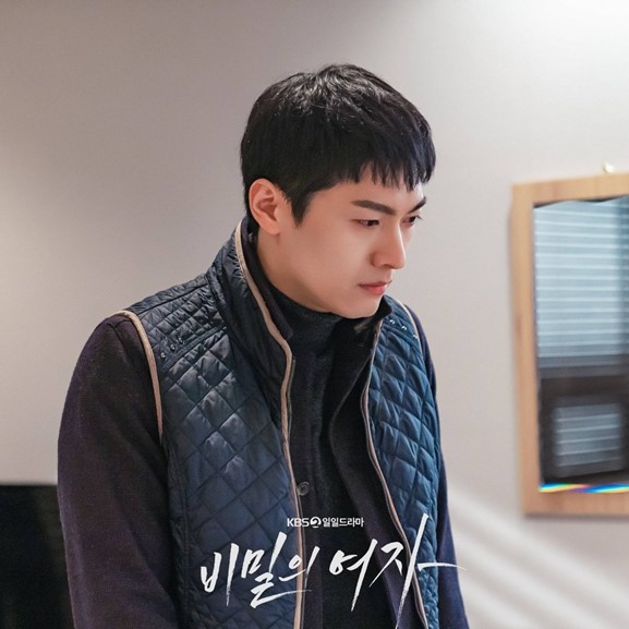 Woman in a veil still 9