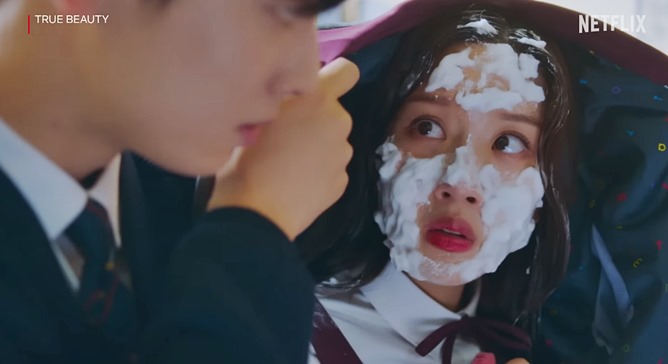 True Beauty on Netflix scene