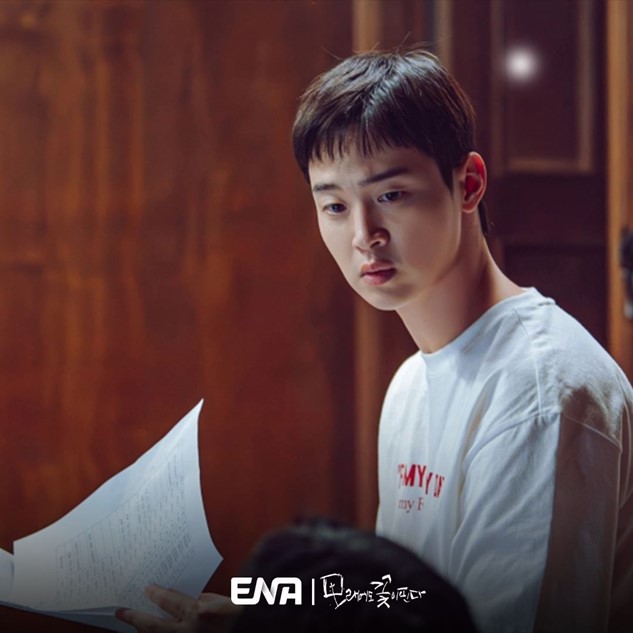 Like Flowers in Sand Episode 11