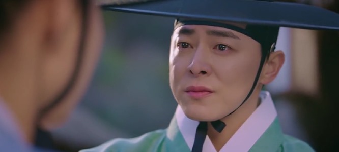 Captivating the King Episode 1 Jo Jung Suk as he protects the baduk player