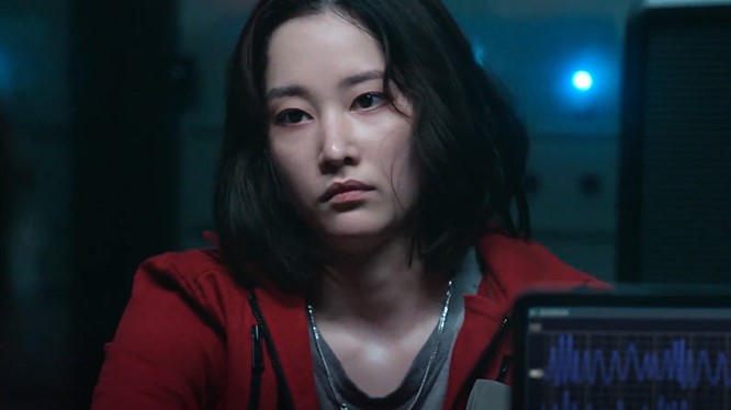 Jeon Jong Seo in Money Heist