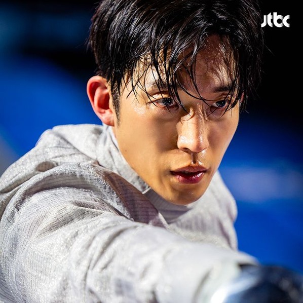 Lee Sang Yi in Good Boy on JTBC as a fencer