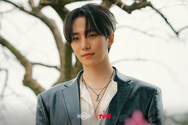 Lee Jun Ho in Typhoon Family