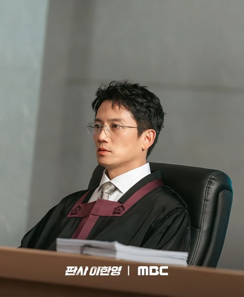 Ji Sung in The Judge Returns Episode 1