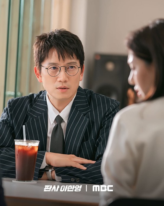 Ji Sung in a still from The Judge Returns Episode 12