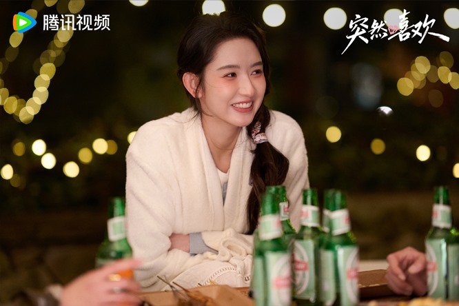 Wang Yu Wen in My Page in the 90s still - out drinking with Meng Meng and her friends