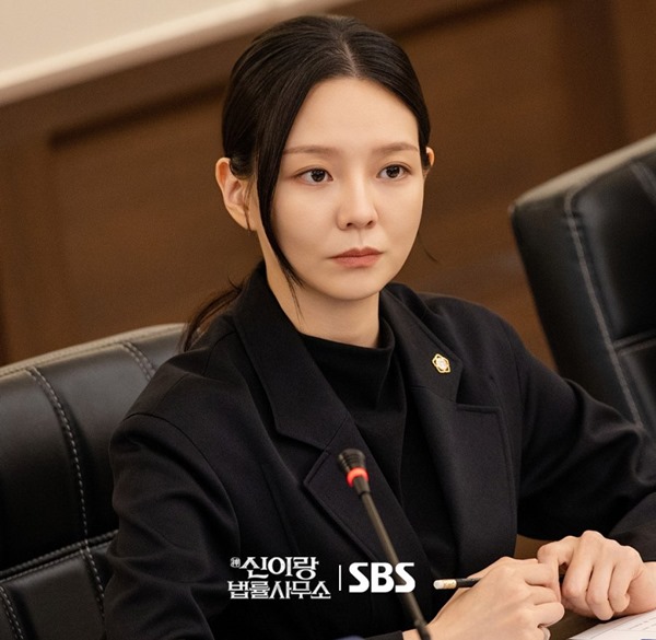 Esom in Phantom Lawyer K-drama on SBS